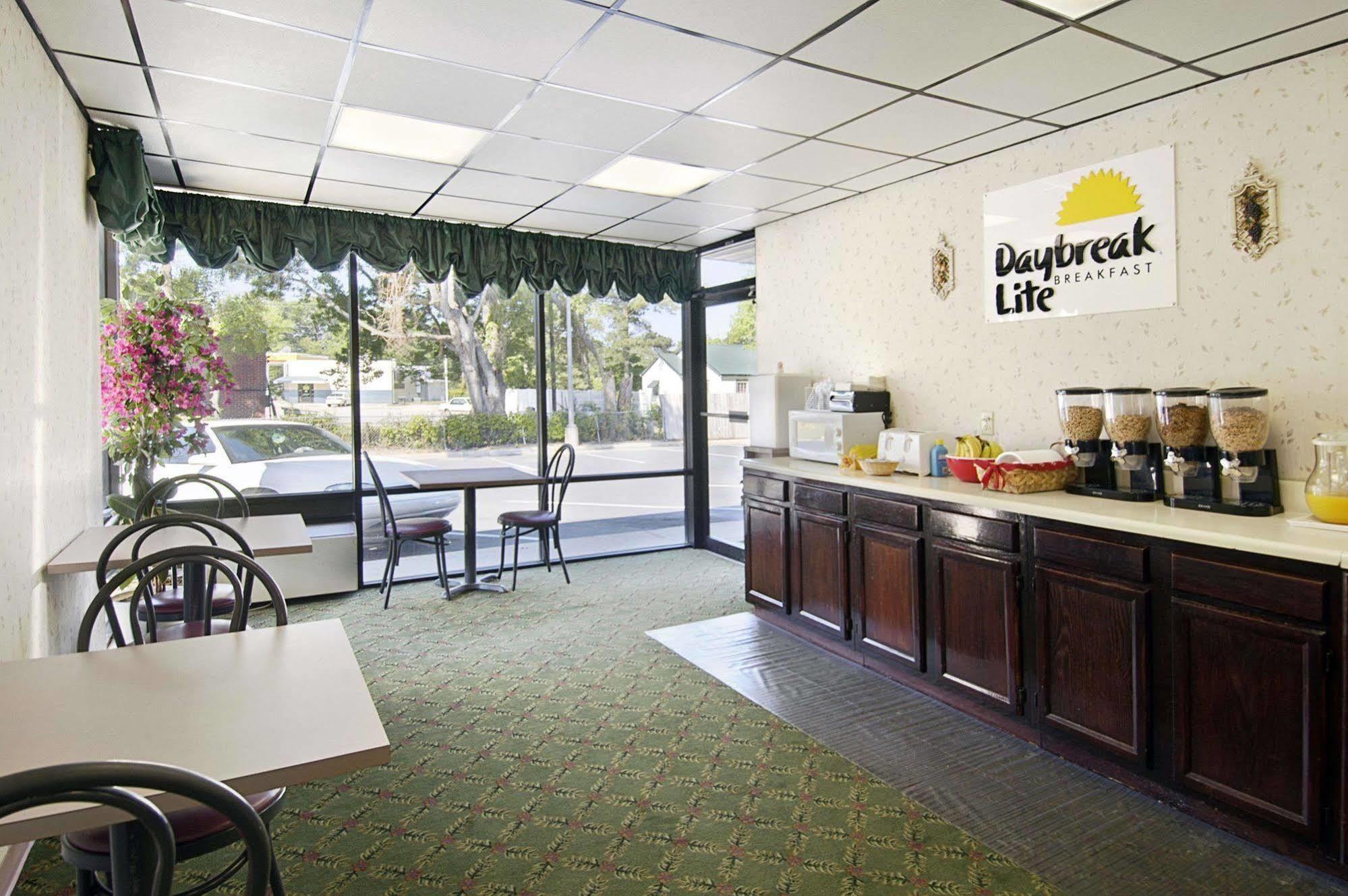 Days Inn Cheraw Restoran gambar
